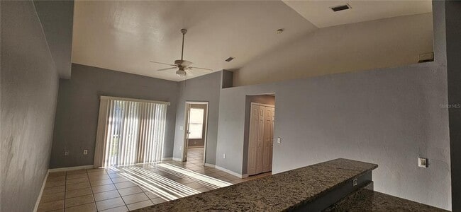 Building Photo - 401 SE 24th Ave