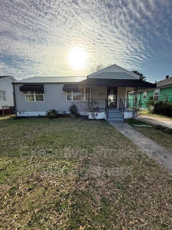 Building Photo - 3517 Avenue F