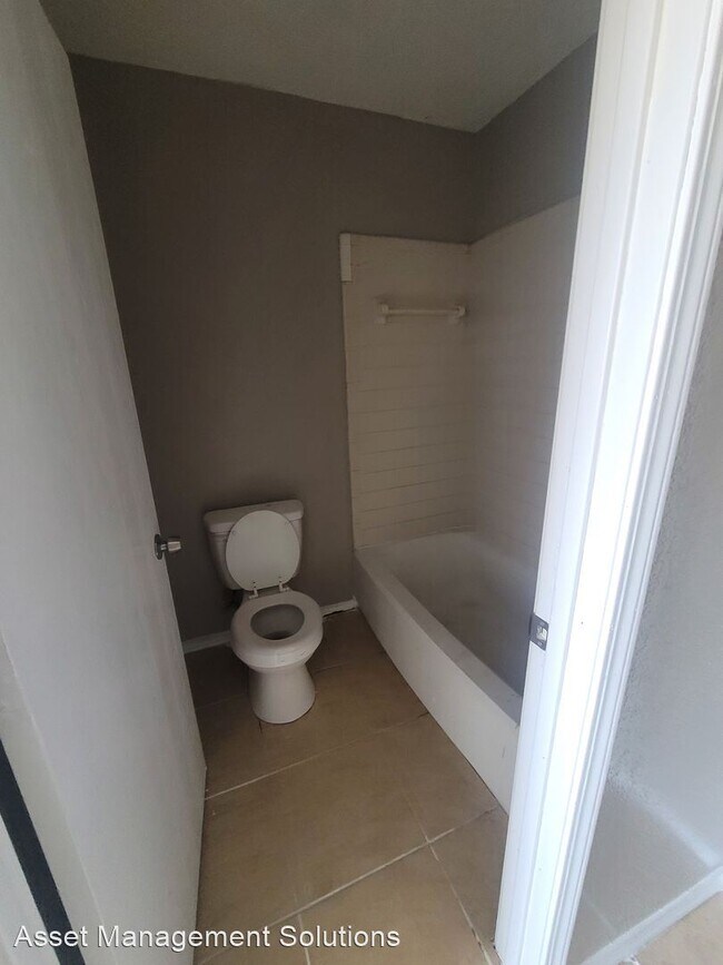 Foto del edificio - 4 br, 1.5 bath House - 336 NW 118th St