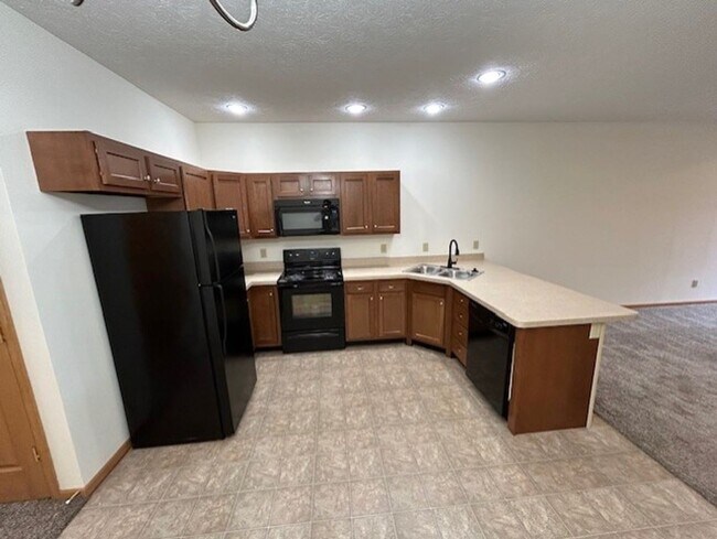 Foto del edificio - 1 Bedroom Apartment with Garage!