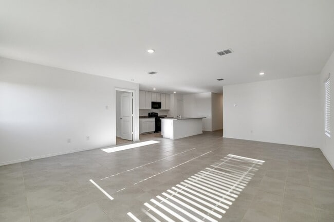 Building Photo - 2809 Ozark Cir