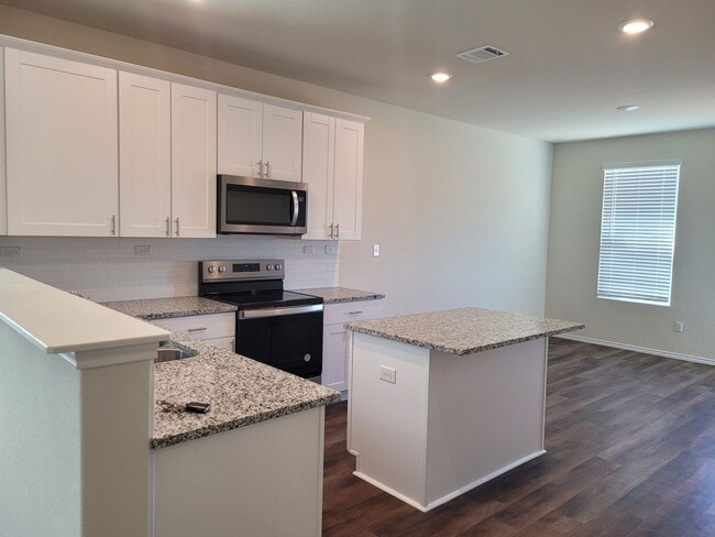 Building Photo - 3BD 2BA Overlook at Creekside Subdivision