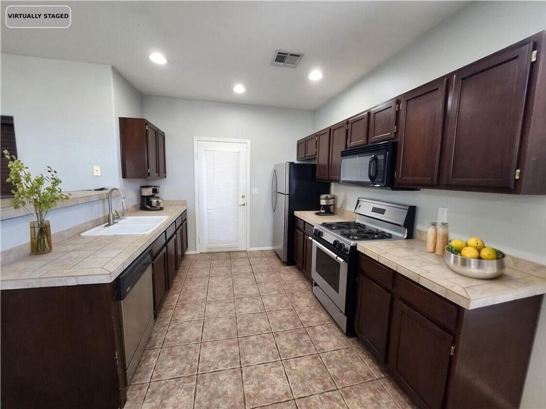 Primary Photo - Summerlin Stunner!!