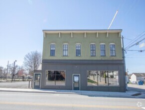Building Photo - 402 S 4th St