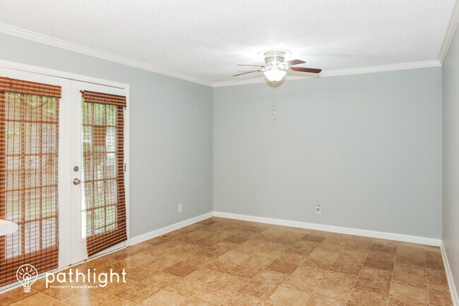 Building Photo - 10017 Hogan Dr SE