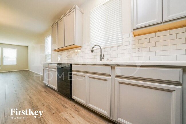 Building Photo - 713 Jonius Creek Dr