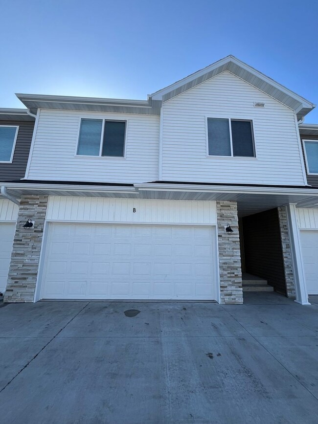 Building Photo - The Wilds Townhomes