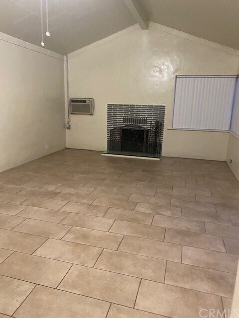 Foto del edificio - 457 E Puente St