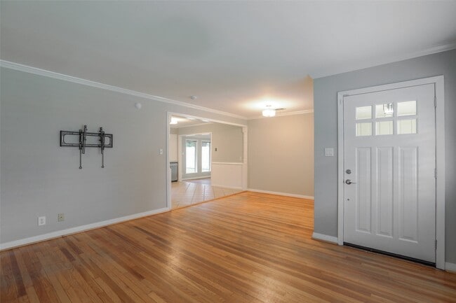 Building Photo - 6231 Wynnwood Ln