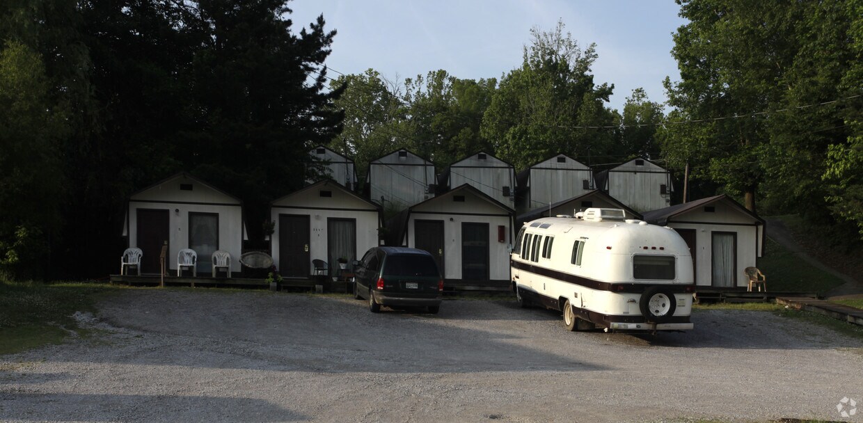 Building Photo - 1117 S Roane St