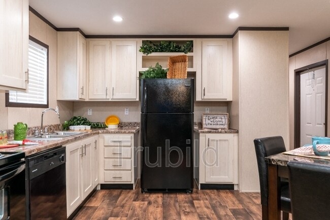 Building Photo - 11541 Cedar Lake Dr