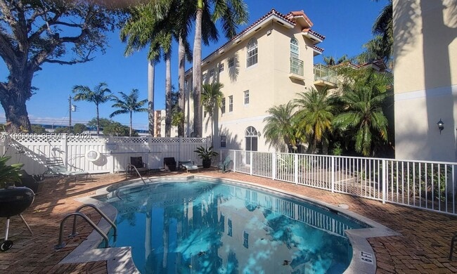 Building Photo - 3356 Bird Ave