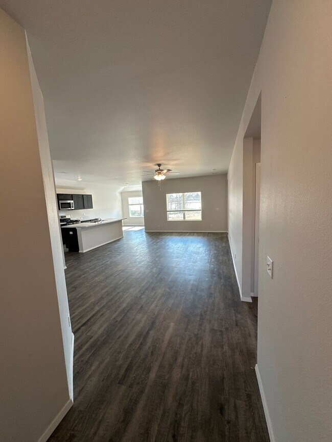 Foto del edificio - Now Pre-Leasing in Park Place — Comfortable 3-Bed, 2-Bath Home in Park Place