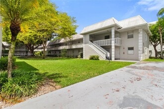 Building Photo - 17255 SW 95th Ave
