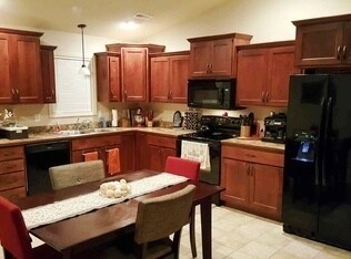 Building Photo - Beautiful duplex located close to Fort Riley!