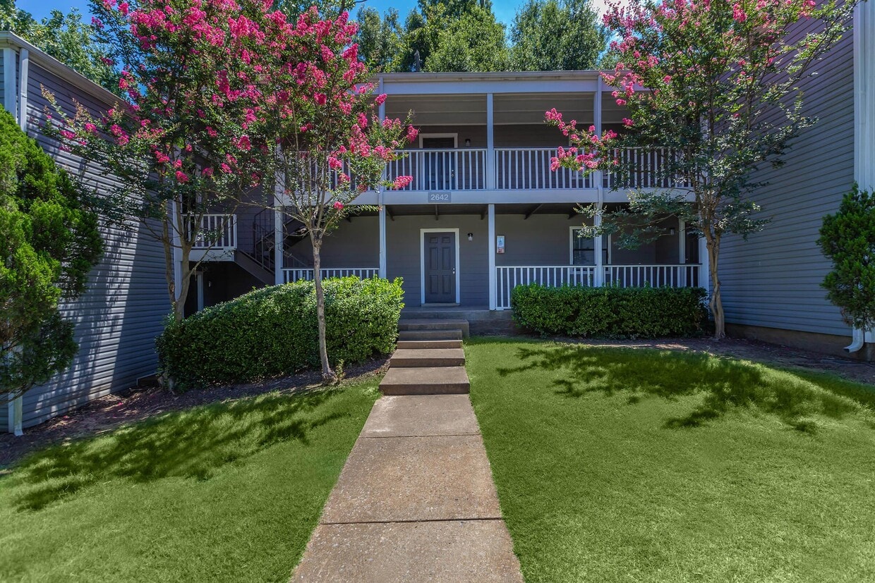 Covington Hills Apartments in Memphis, TN