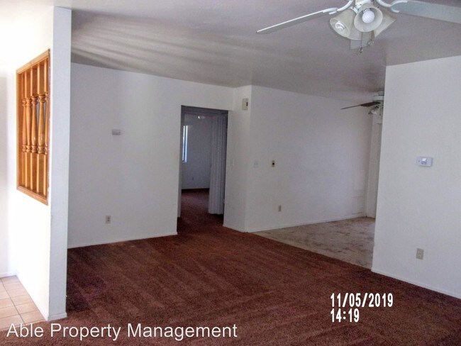 Building Photo - 2900 Fulop St