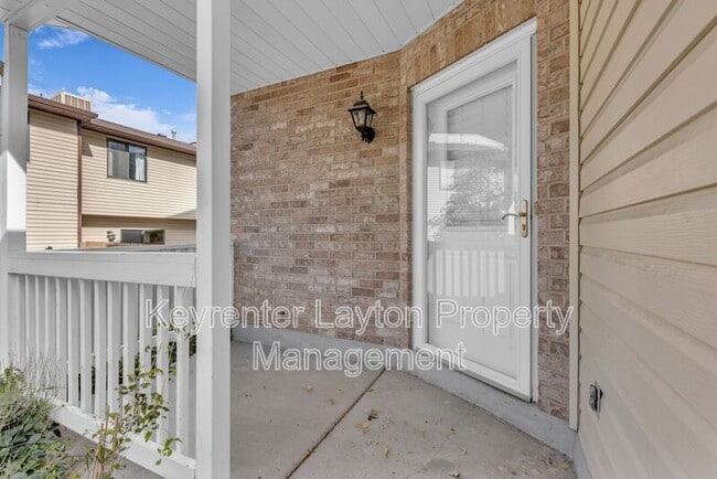 Building Photo - 105 E 820 S