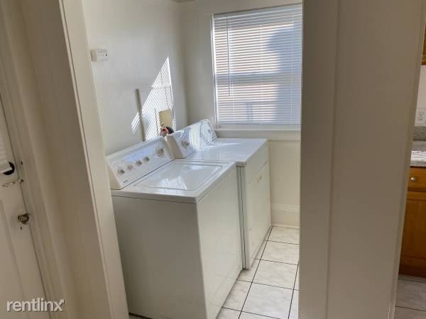 Building Photo - 1 br, 1 bath 4plex - 5716 Adeline St