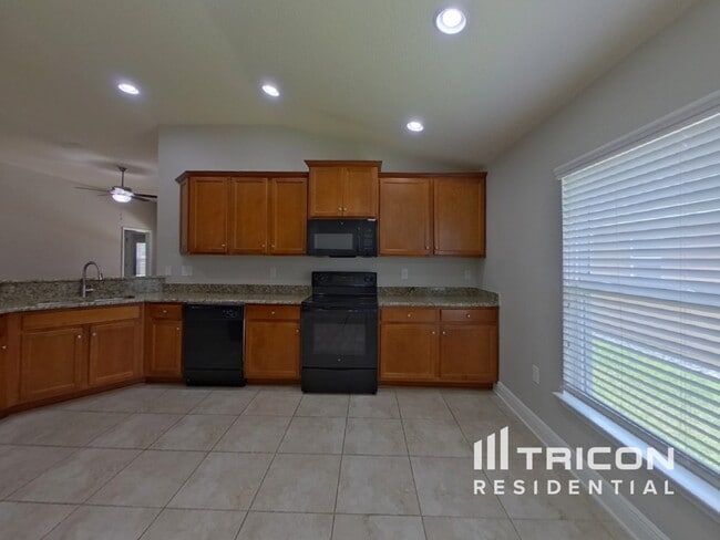 Building Photo - 14511 Dunrobin Dr