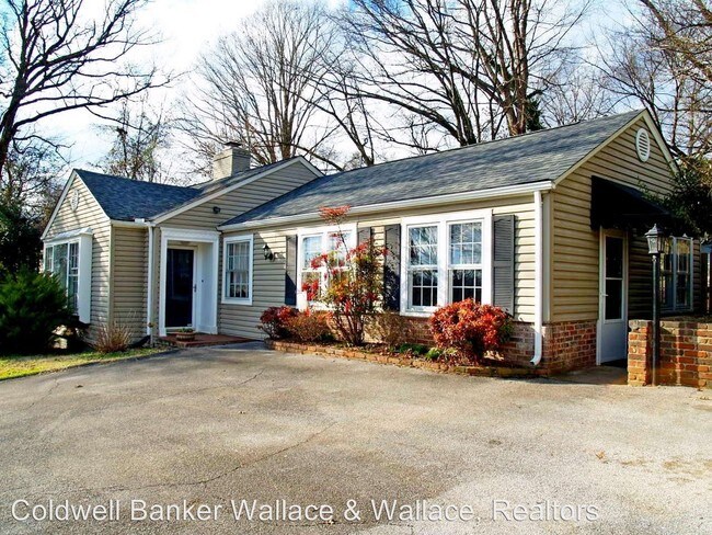 Building Photo - 3 br, 2 bath House - 452 Circle Hill Drive