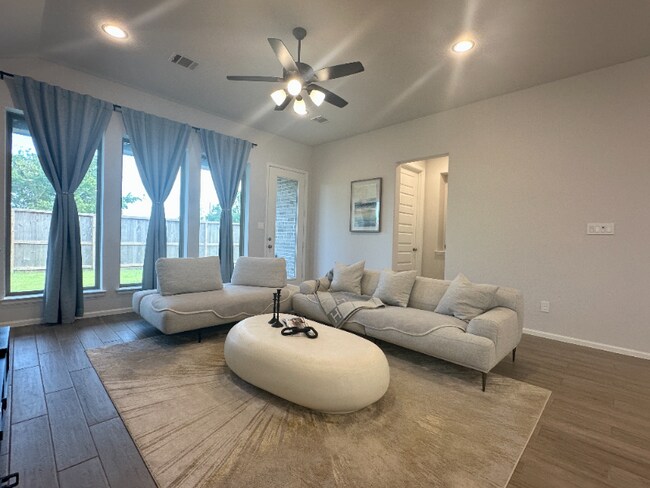 Foto del edificio - 31411 Splitting Willow Ln