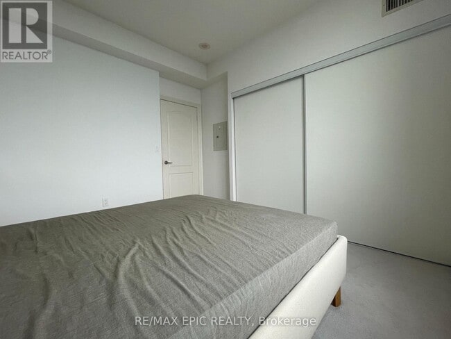Photo du bâtiment - 50-PH3550 Brian Harrison Way