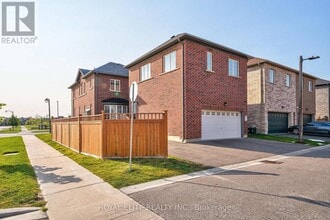 Building Photo - 331-331 William Forster Rd