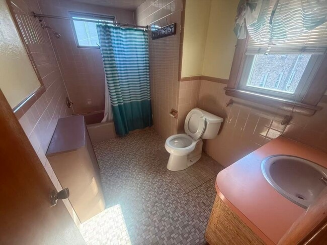 Building Photo - 58 Winship St