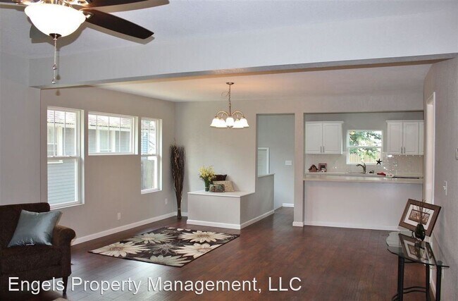Building Photo - 3 br, 3.5 bath House - 521 W 4th