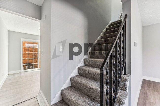 Foto del edificio - 4056 Carlton Ave