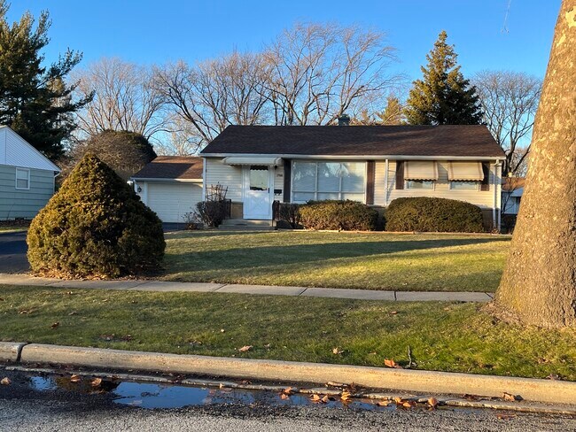 Building Photo - 2900 Grouse Ln