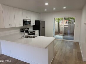 Building Photo - 510 W University Dr