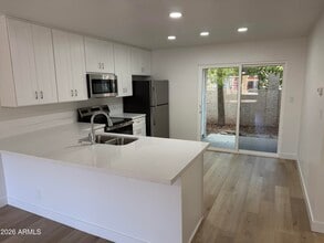 Building Photo - 510 W University Dr