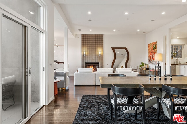 Building Photo - 2333 Vasanta Way