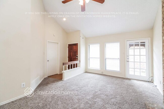 Foto del edificio - 3703 Clover Hill Ln