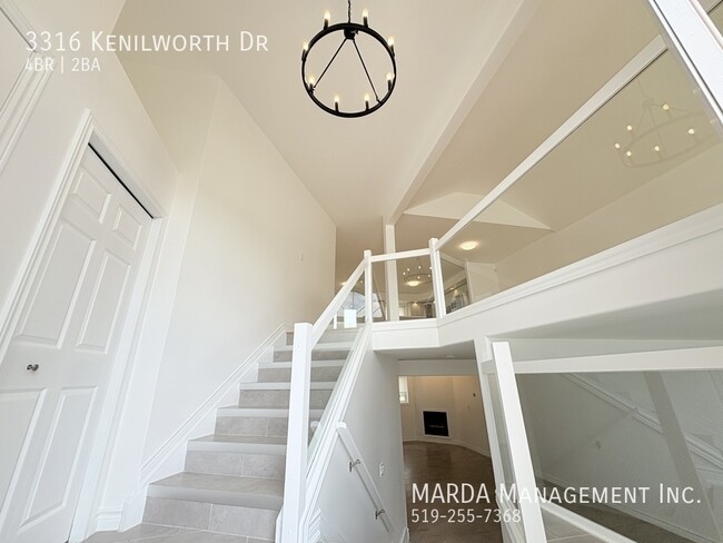 Building Photo - STUNNING NEWLY RENOVATED 4+1 BED/2 BATH - SOUTH WINDSOR + UTILITIES