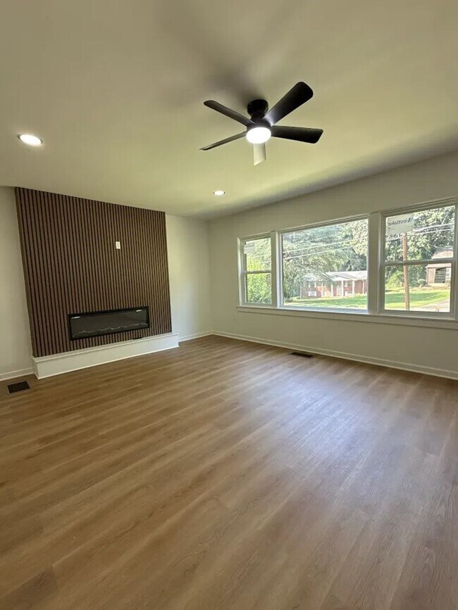 Foto del edificio - 1680 Brewer Blvd SW
