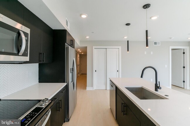 Photo - 1102 Germantown Ave Apartment