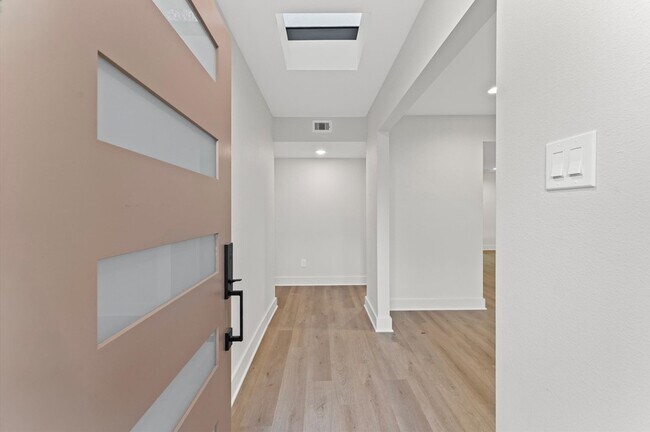 Foto del edificio - 10607 Overbrook Ln