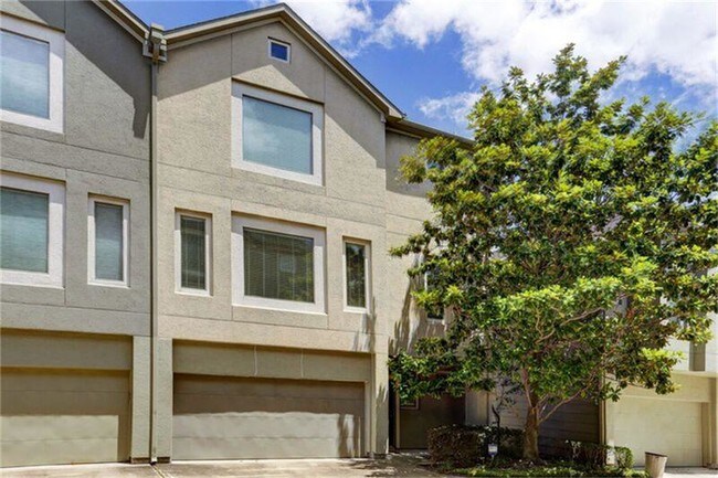 Foto del edificio - 4404 Center St