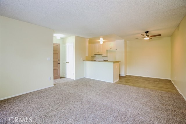Building Photo - 2501 W Sunflower Ave
