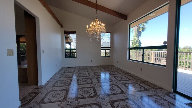 Foto del edificio - Beautiful, secluded, and peaceful single family home