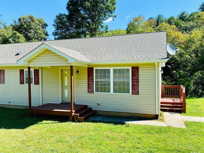 Photo - 1348 NC Hwy 194 N House