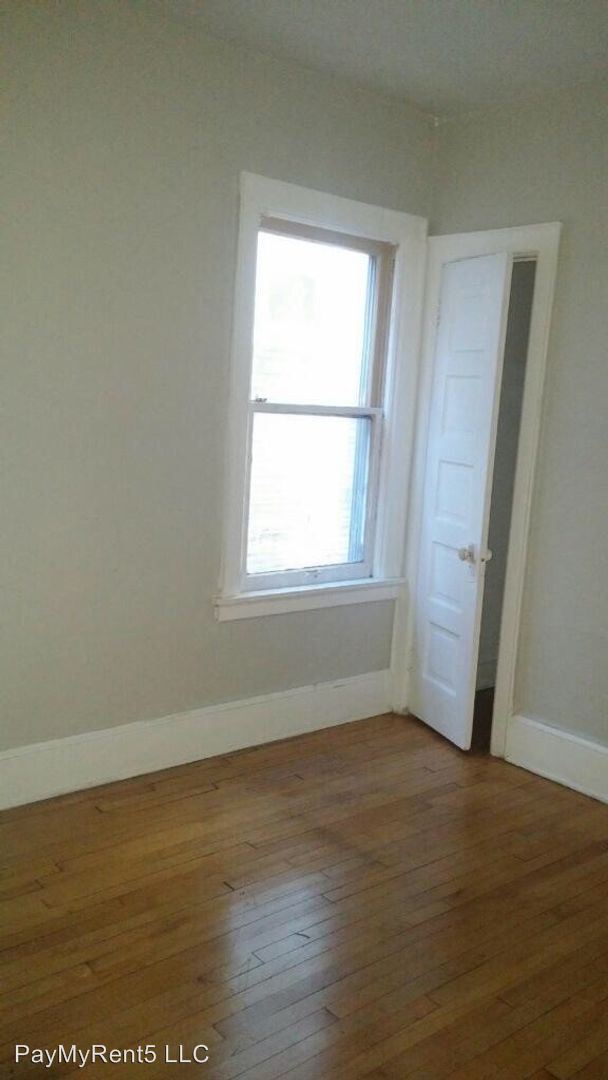Foto del edificio - 2162 N 48th St