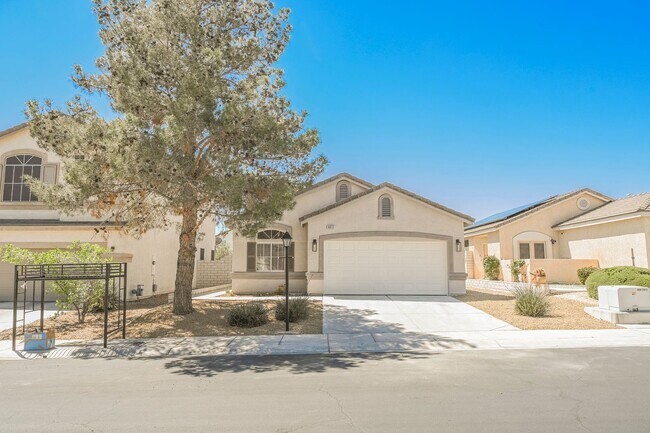 Building Photo - Single Story 3 Bedroom 8833 Square Knot