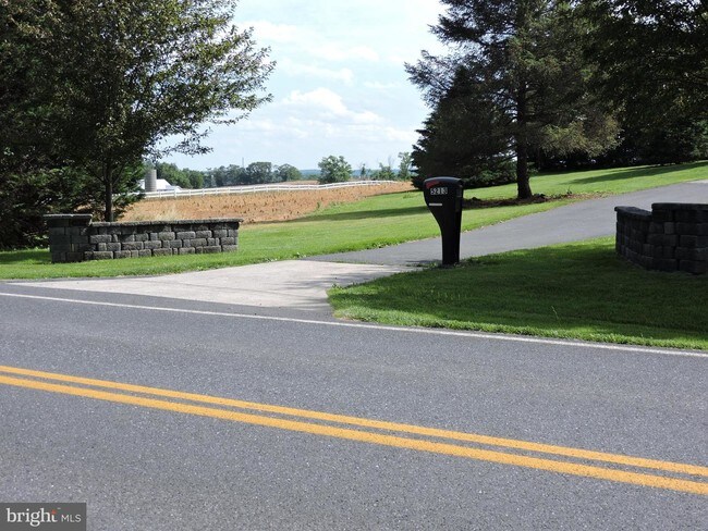 Foto del edificio - 5213 Mountville Rd