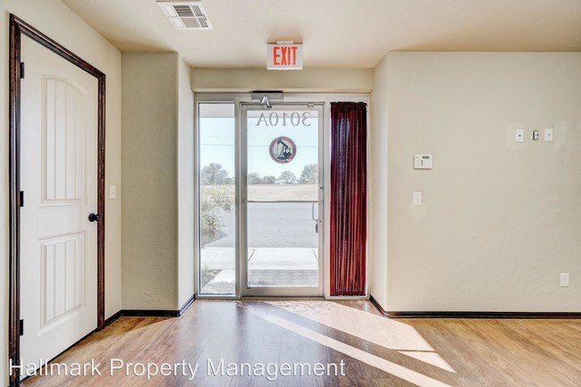 Building Photo - Studio, 0.5 bath House - 3010A S Sunnylane