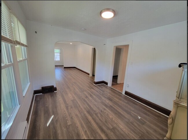 Foto del edificio - 1185 E 167th St