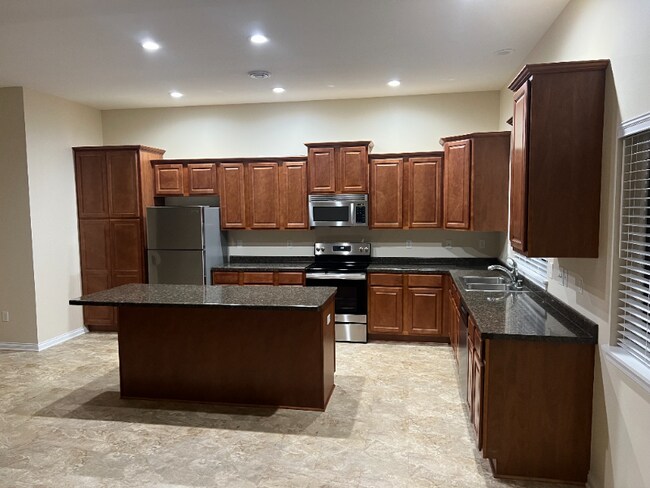 Building Photo - 6556 Casper Ct